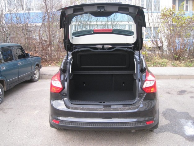 ford-focus-3-hb_04