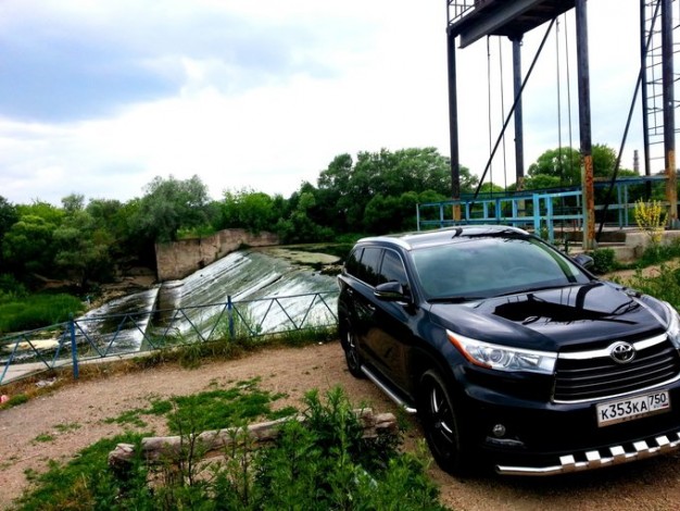 Отзыв о Тойота Хайлендер 3 Люкс 3.5 (249 л.с.) AT 4WD 2014 г.в.